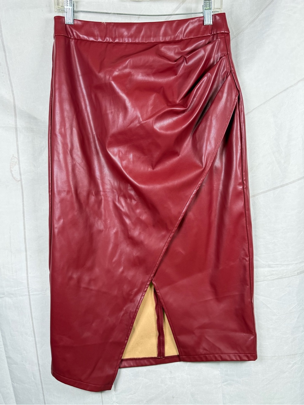 COMMENCE Ruched Slit PU Leather Midi Skirt Size M red